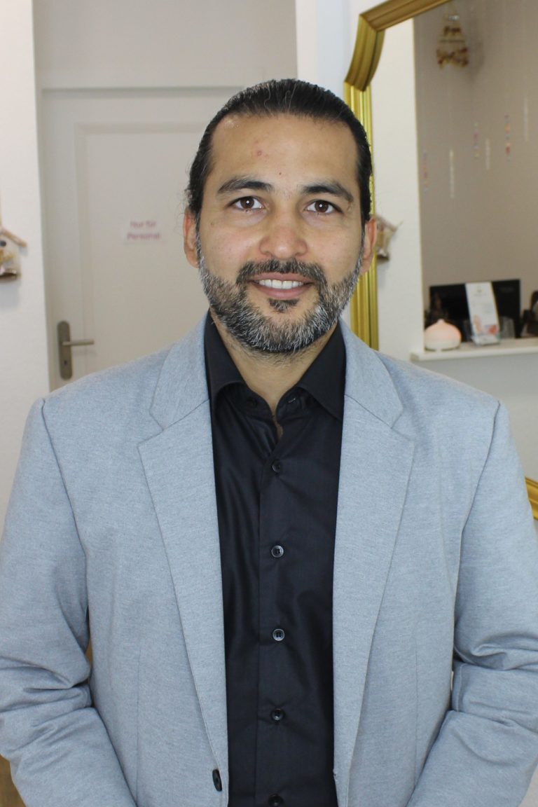 Dr. Ästeht Balani