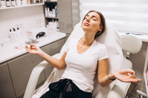 Beauty Anti-Aging Wellness-Genuss, Entspannende Atmosphäre, Infusions Drip SPA, Wohltuend, Vitamine Mineralien Aminosäure, Vitalität zu wecken